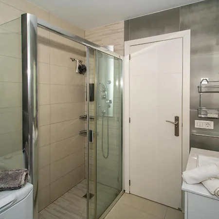 Апартаменты Prime 2bd With Balcony, View & Pool