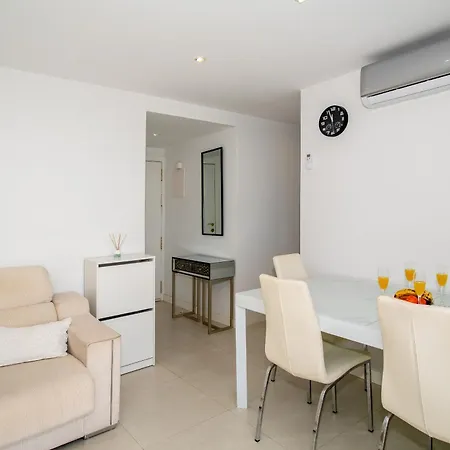 Апартаменты Prime 2bd With Balcony, View & Pool *