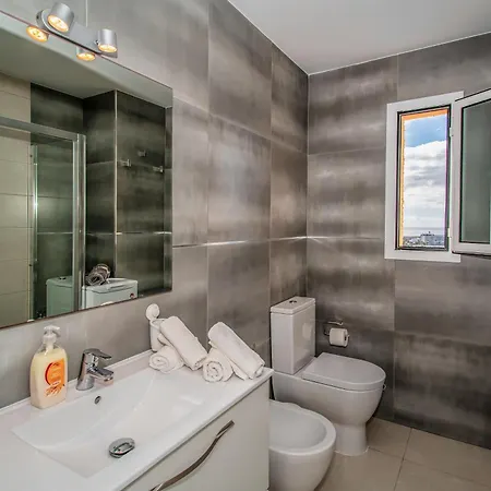 Апартаменты Prime 2bd With Balcony, View & Pool